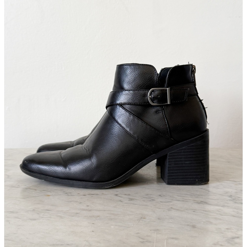Frye and Co‎ Pembrooke Black Faux Leather Buckle Strap Ankle Boots Womens 9M